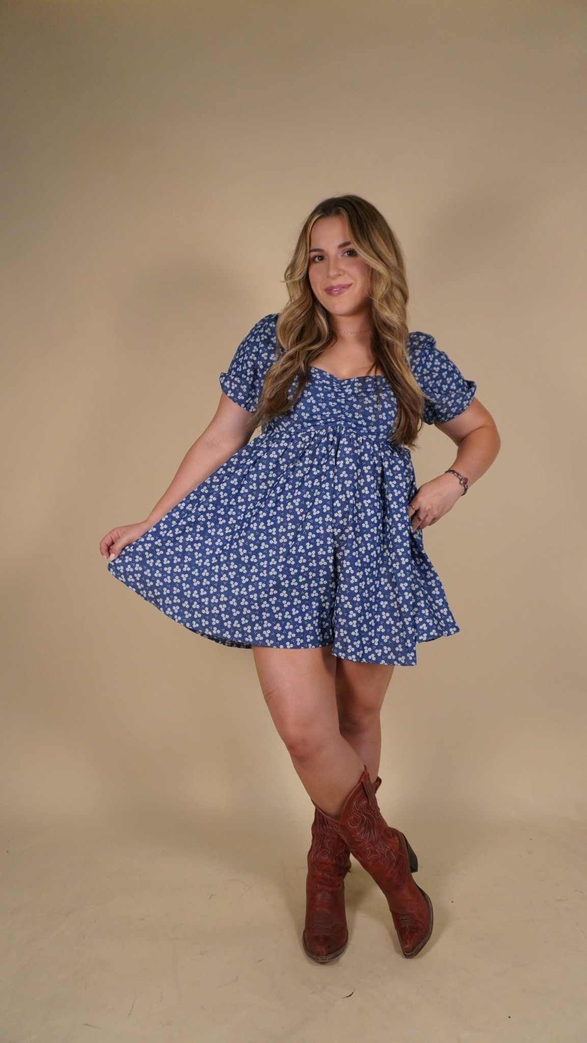 Country Concert outfit/ Fourth of July
Romper: medium (rebel & grace 🔗 bio)
Boots: 8 ❤️


#LTKFindsUnder100 #LTKSeasonal #LTKStyleTip
