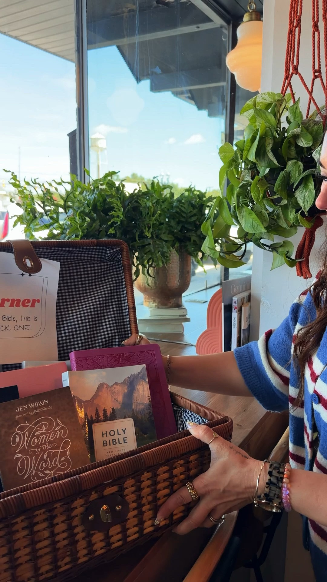Spend the day with me posting of Bible Study restocking her Bible shelf at my Coffee Shop… fall outfit in for work make sure to use code WILLOW for the purse for 10% off 


Fall date, teacher, errands

#LTKgrwm #LTKstorytime #LTKvlog
