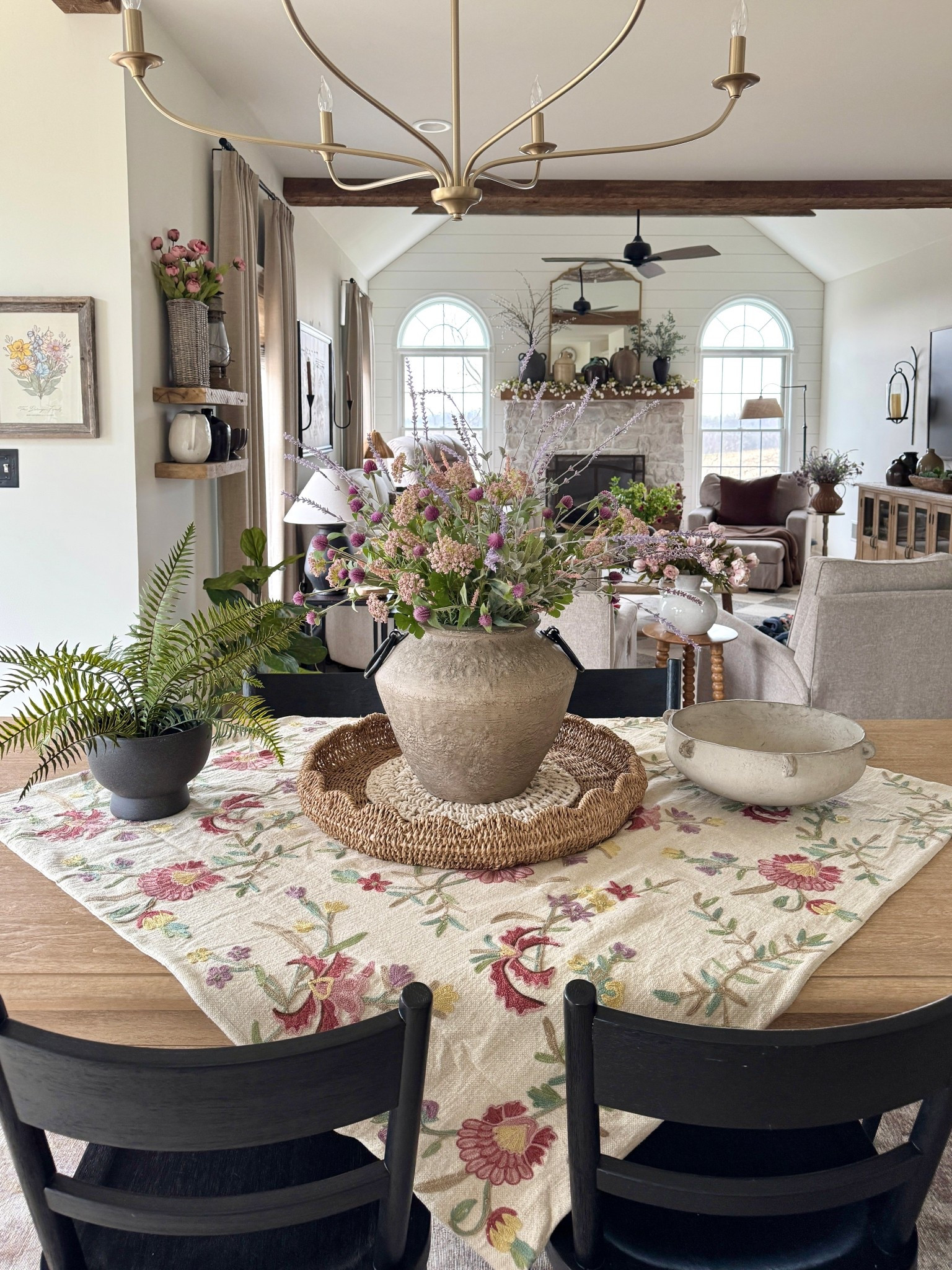 Spring decorating!

Spring floral table throw, faux florals and greenery, artisan bowl, brushed brass chandelier, accent table, dining table, wall mirror, curved floor lamp, reclaimed wood shelves and more  

#LTKHome #LTKSeasonal