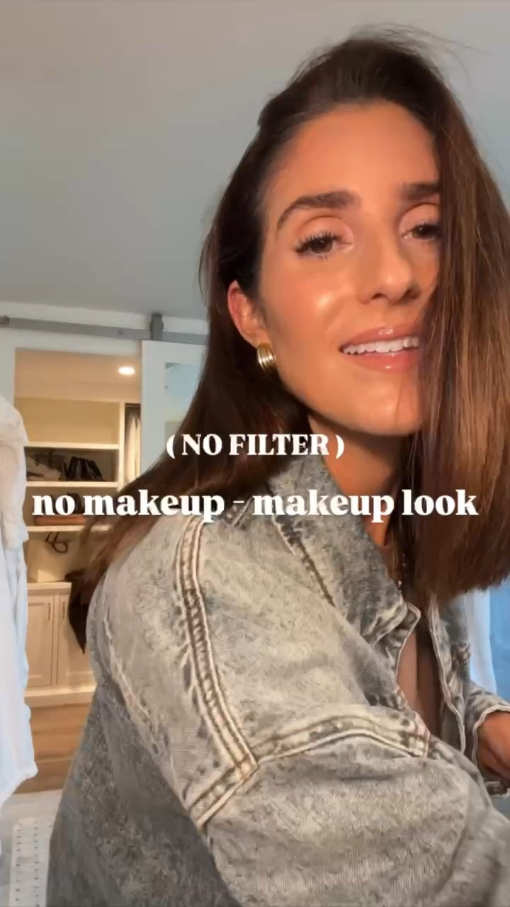 My no makeup- makeup look ✨My 5 minute no makeup-makeup look✨ Most of these items I've used and loved for years and some are new finds I've been playing with and loving!!❤️
BTW some of my makeup is currently on sale
Read below for exact shades and colors that l used xx
Foundation: Neutral Tan
Contour wand:Fair/ medium
Cream blush: Fox
Concealer and eyeshadow: 3.5
Eyebrow powder:
dark brown
Liquid eyeliner: intense black
Lip liner: 01 Delicate Nude
Collagen lip gloss:
refresh rose
Lipgloss: blondie
Poor minimizer:
Translucent
Brow laminate: Clear

#LTKBeauty #LTKSeasonal #LTKStyleTip