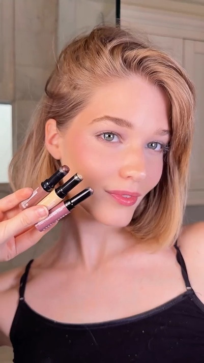 the MOST beautiful omg!! I’m in love with these new @bobbibrown Crystal Eyes Shadow Sticks 🤎 #bobbibrownpartner #eyeshadow #makeup #beauty #eyeshadowstick