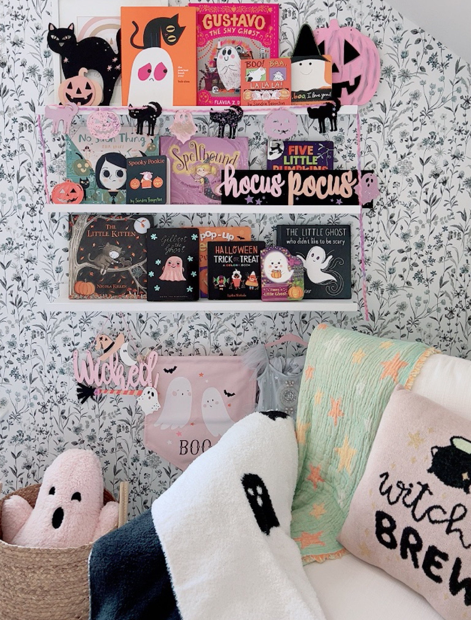 Halloween playroom shelving, Halloween books, bookcase 

#LTKhome #LTKSeasonal #LTKkids