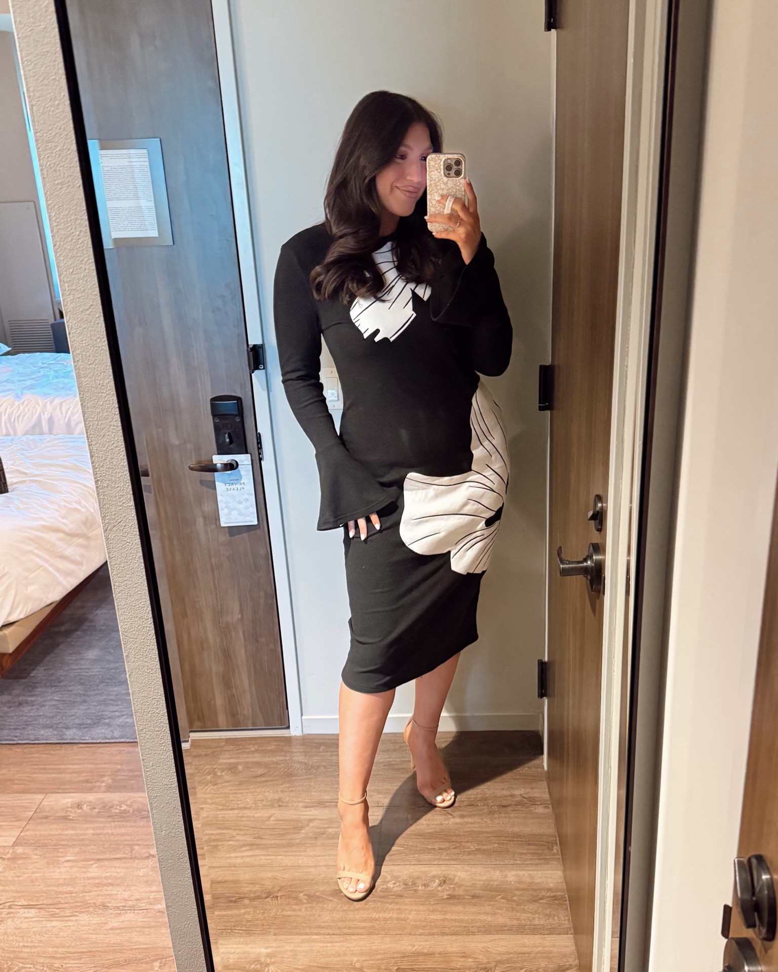 Prettiest work dress is sold out but u see $50 & I found dress so similar from the same company! All of them are adorable!🤍🖤 

Work wear, work dress, cocktail dress, professional dress, black dress, little black dress, midsize dress, plus size dress

#LTKFindsUnder50 #LTKMidsize #LTKPlusSize