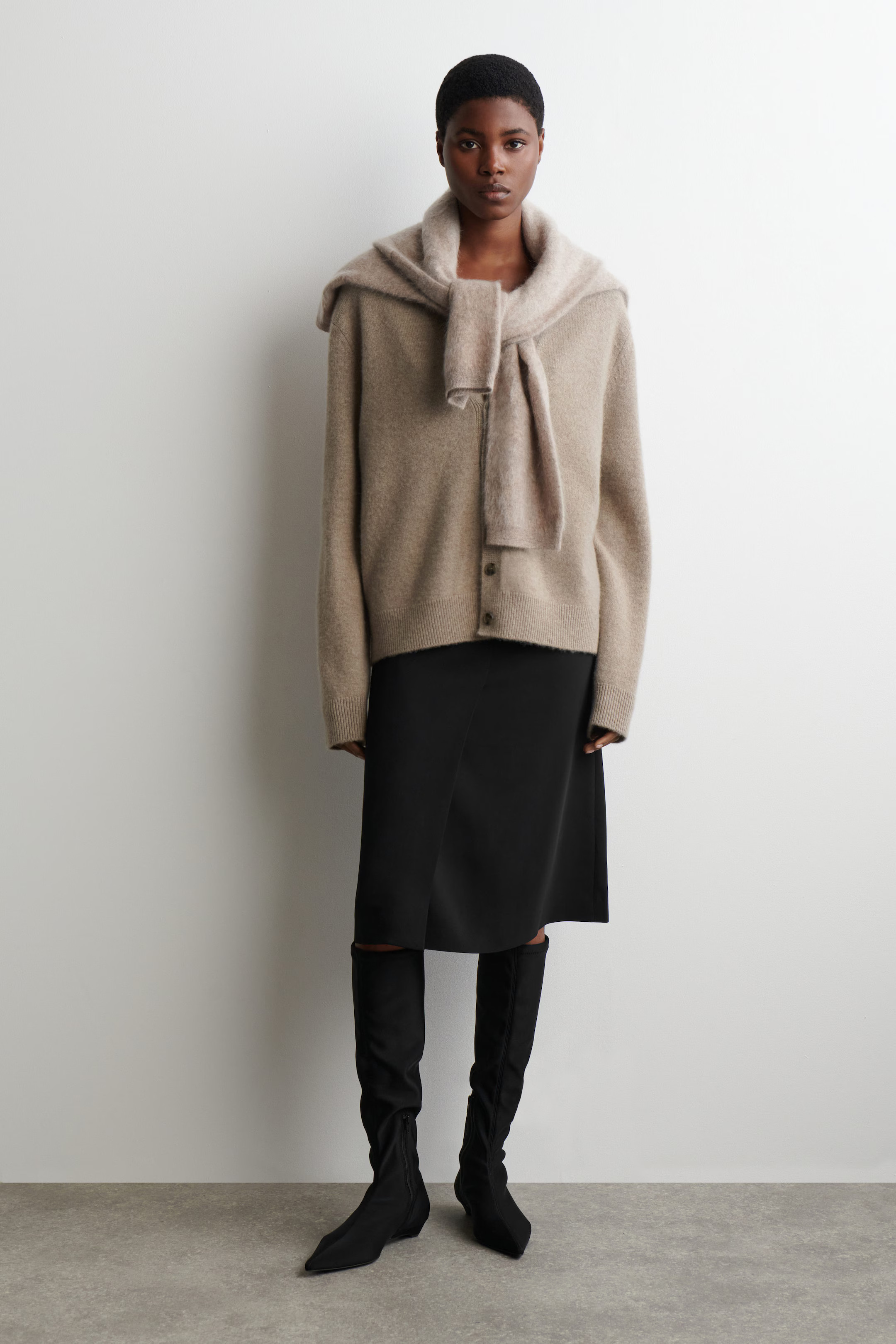 POINTED SCUBA KNEE SOCK BOOTS - BLACK | COS GB | COS UK