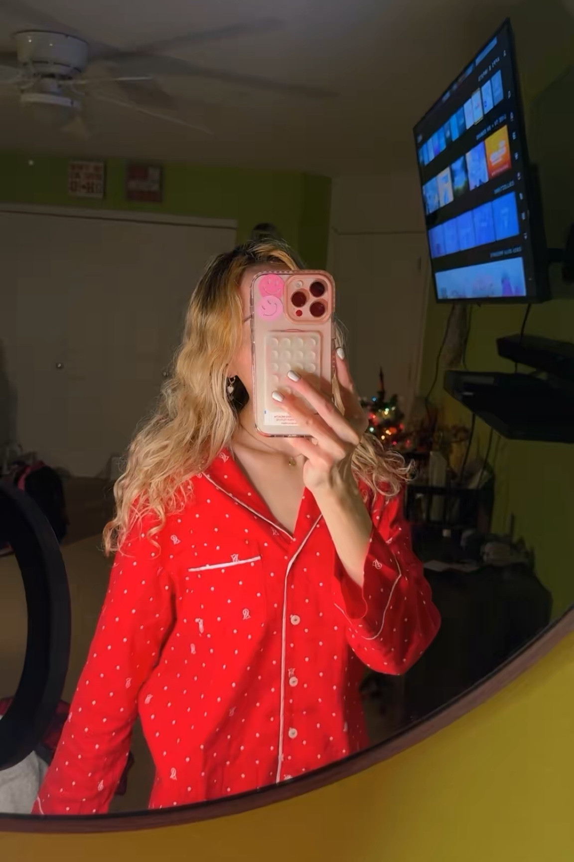 The cutest Christmas gift! Victoria's Secret Pajama set! Go get this for your mom and girlfriend!

#LTKGiftGuide #LTKSeasonal #LTKHoliday