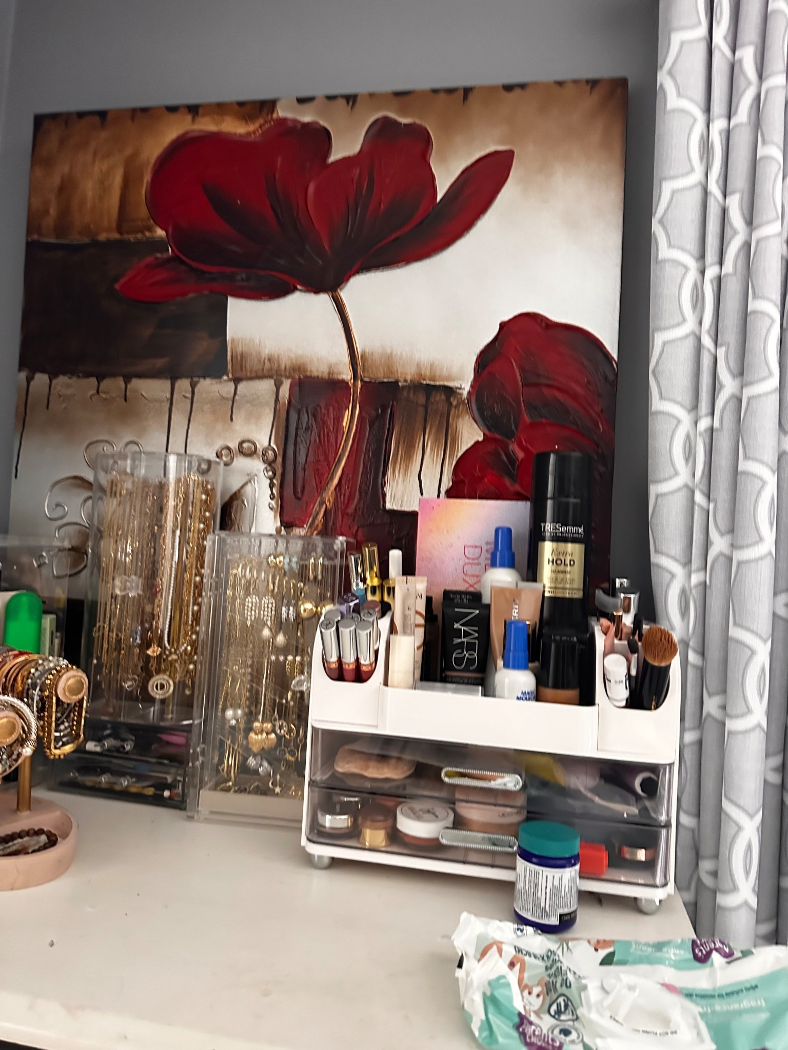 I love to stay some what organized and here are my favorite storages

#LTKGiftGuide #LTKselfcare #LTKCyberWeek