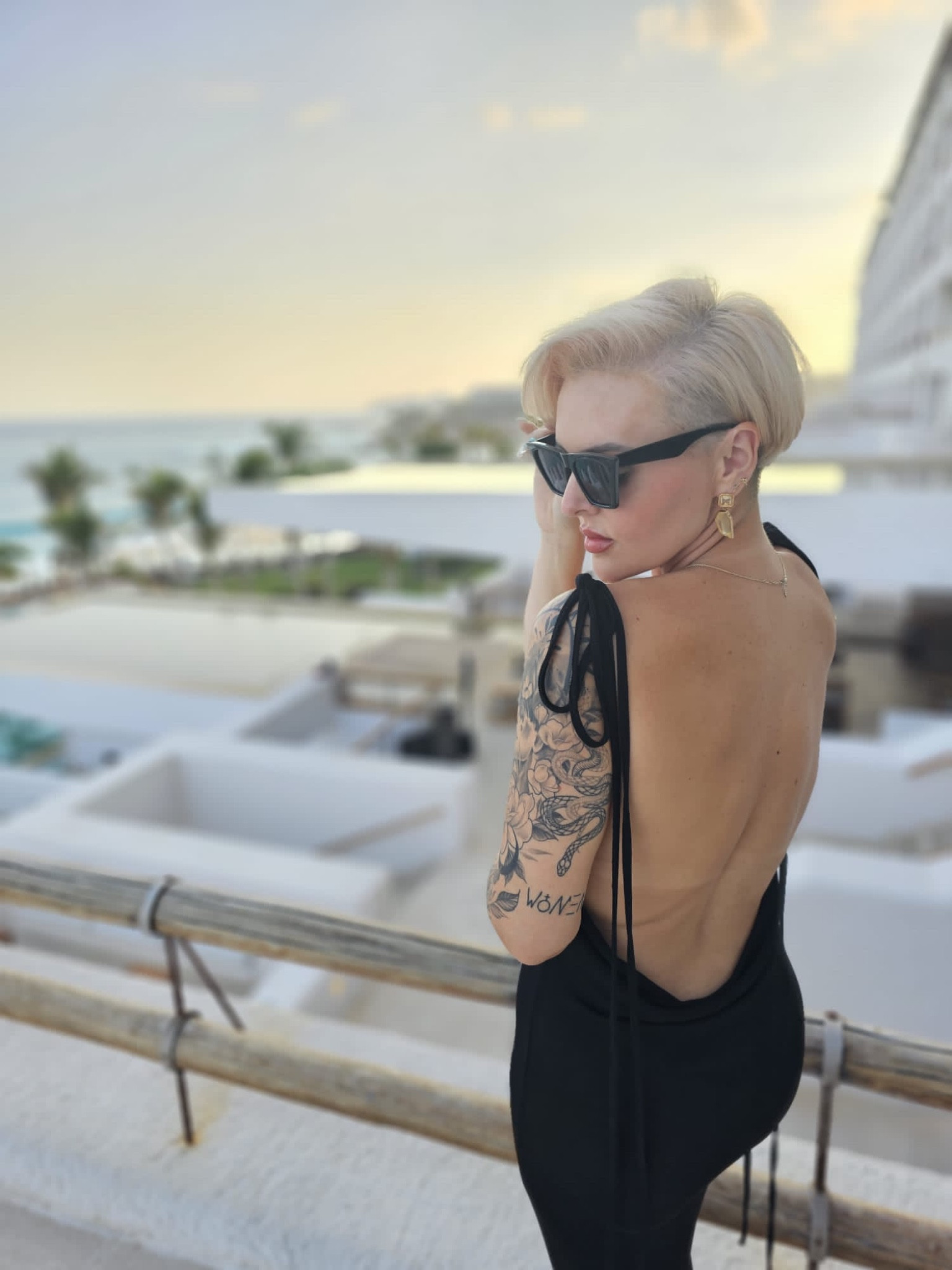 Sexy backless dress

#LTKstyletip #LTKover40 #LTKcurves