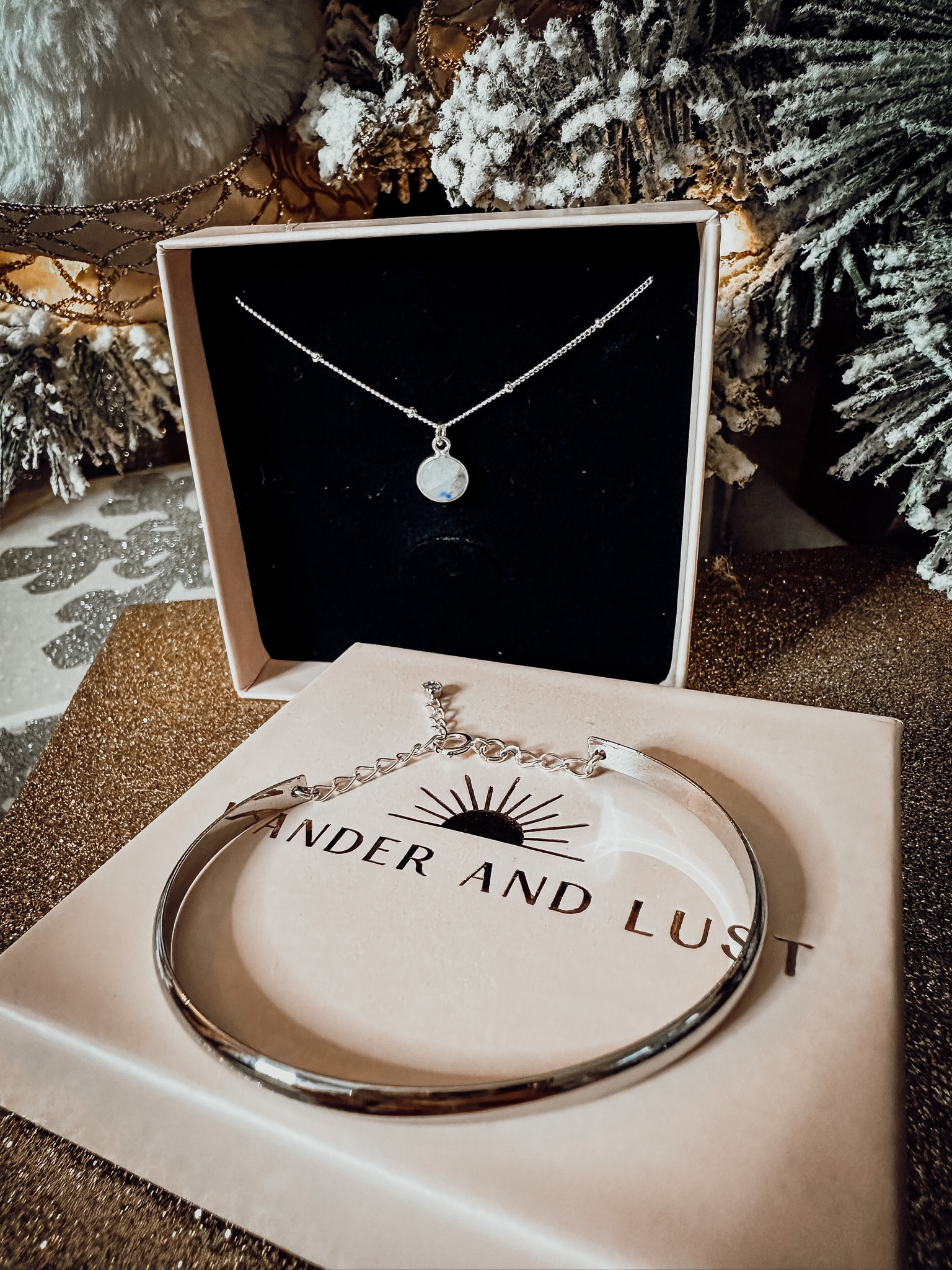 Silver wander and lust necklace bracelet set ! 

Code: Jami15 


#LTKSeasonal #LTKGiftGuide #LTKHoliday