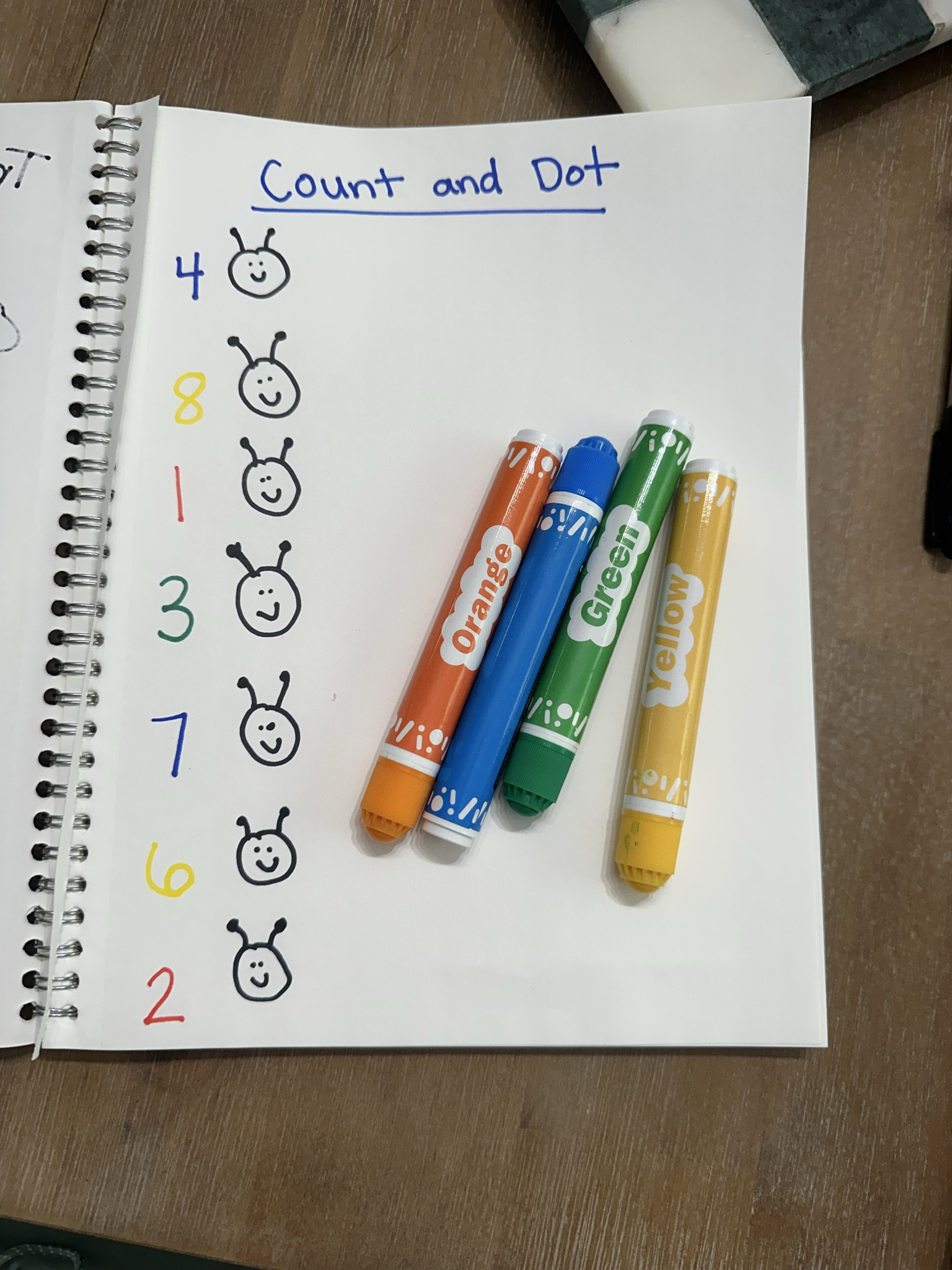 Toddler mom // toddler learning // Amazon find // toddler activities // learning journal 