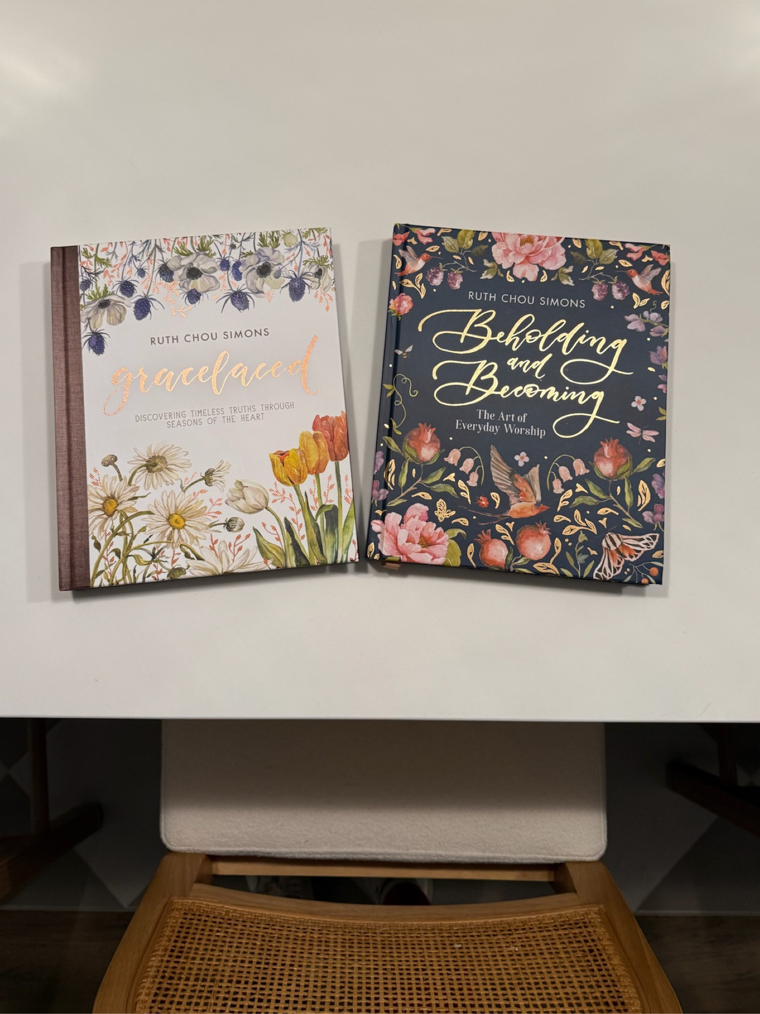 Morning devo inspo!! 💓 What I’m currently reading 