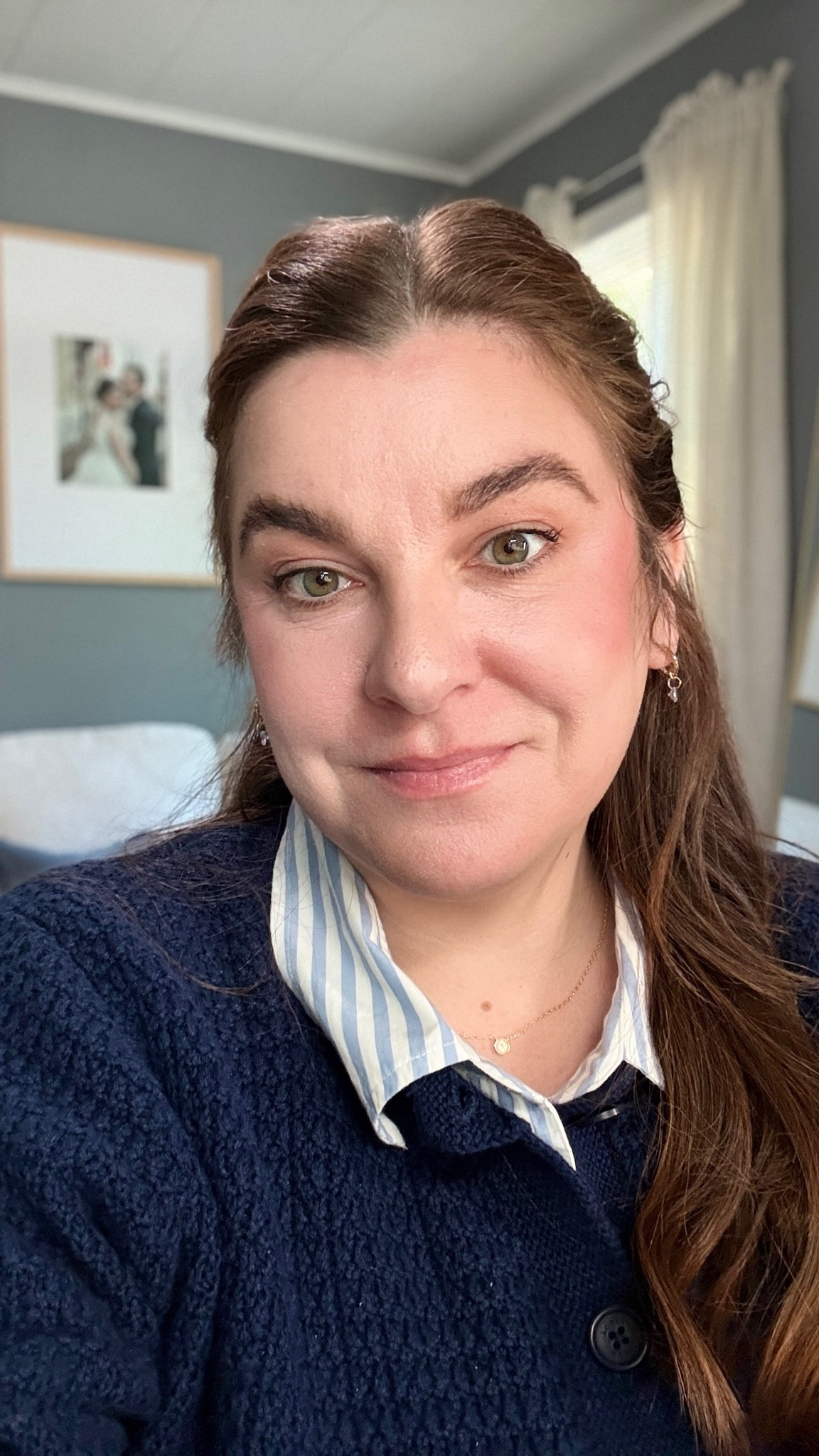 Pre-work selfie is always necessary 🤍

#LTKmorningroutine #LTKdayinmylife #LTKMidsize