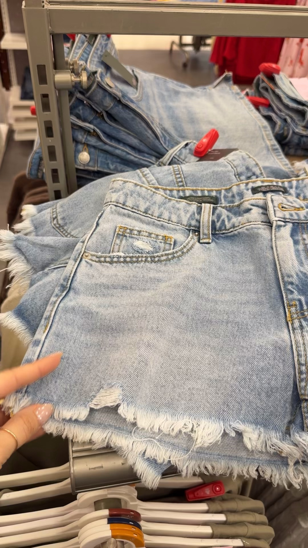 Super cute shorts 🎯👏🏼



#LTKSeasonal #LTKMidsize #LTKootd