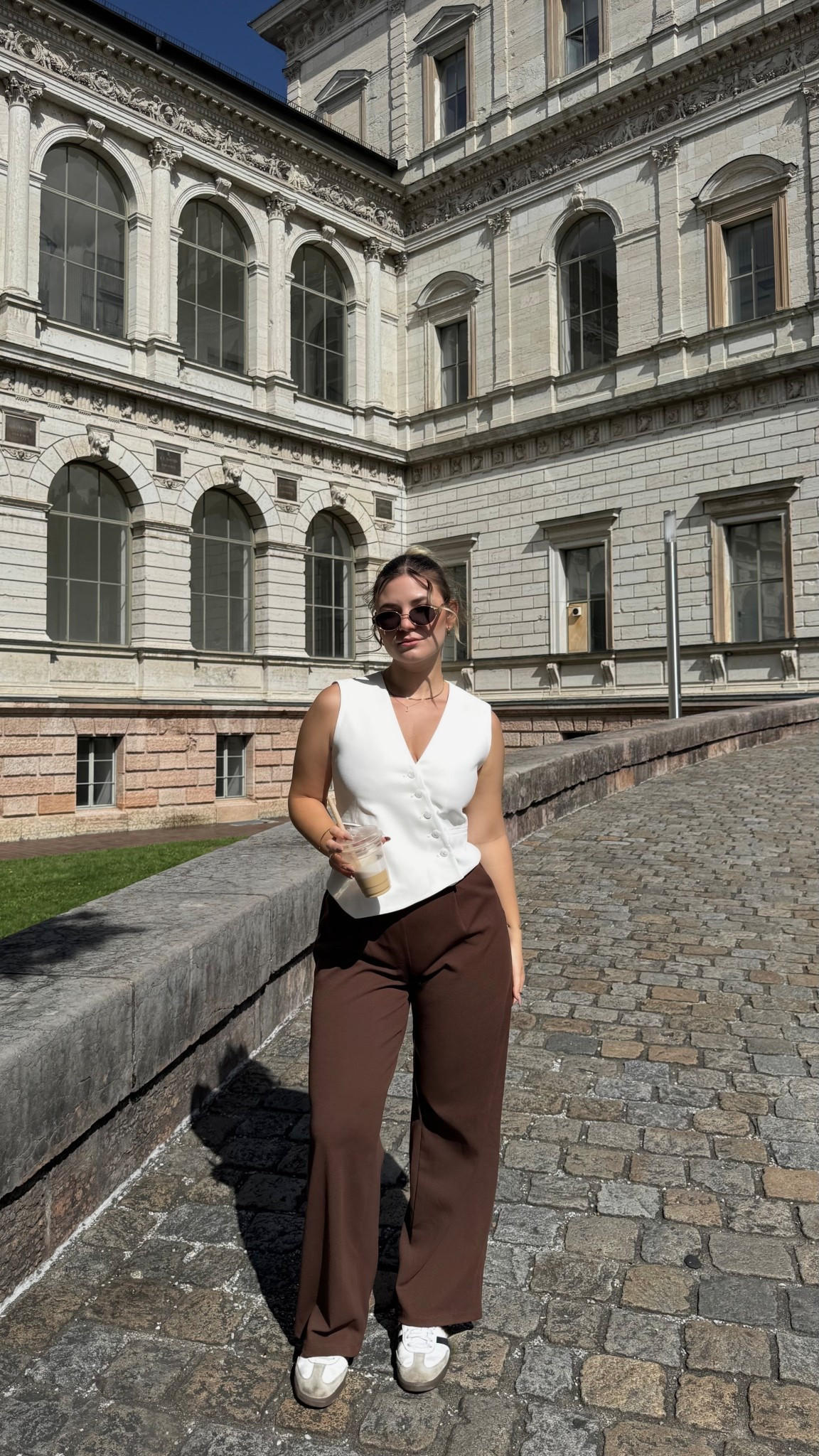 early autumn fit 🤍🍂 #weste #waistcoat #brown #white #ootd

#LTKeurope #LTKautumn #LTKdeutschland