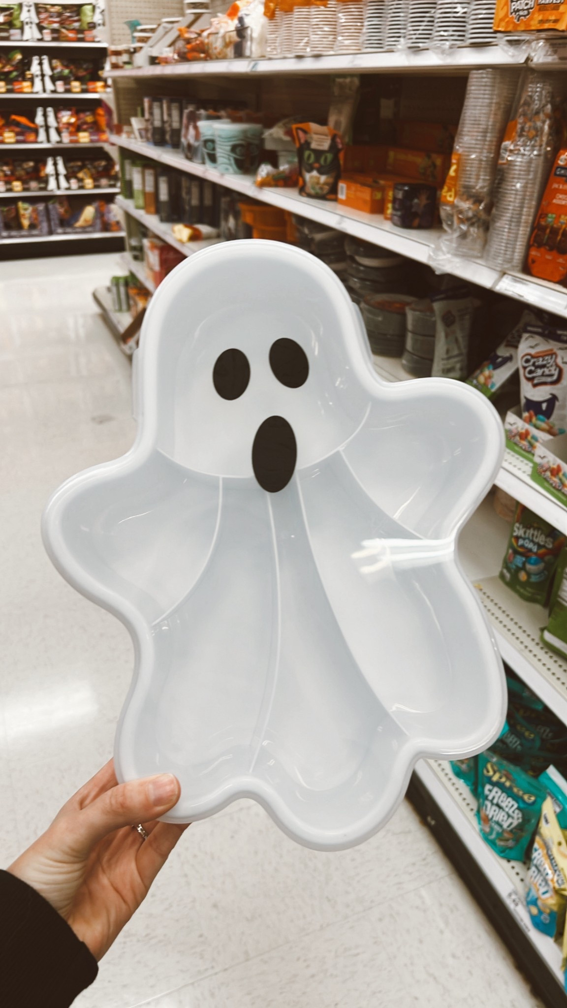 $10 Halloween snackle box from target! So cute and perfect for a Halloween movie night or party! Comes in a pumpkin too!


Halloween / Halloween party / Halloween 2025 / target Halloween / boo basket 

#LTKHalloween #LTKFamily #LTKSeasonal