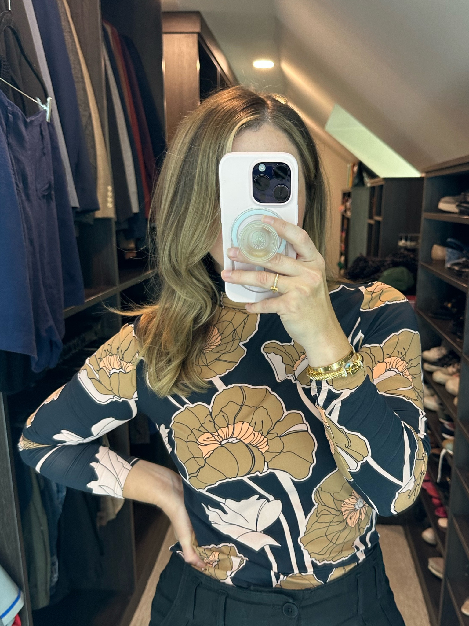 I’m ready for fall 🍁 this top has the softest and most breathable material ever. I ordered a small as it’s a stretchy comfortable fit. #stjohn #turtleneck #falltop

#LTKSeasonal