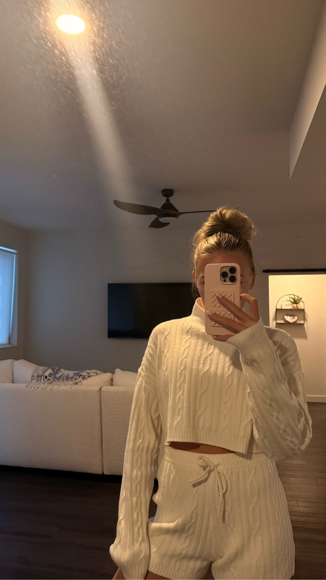 This ALO set is perfectly adorable for fall time especially if you’re like me in South Florida 🫠🌴☀️ They do have a super cozy pant option… I’ll link it too! 💗💗

#LTKFindsUnder100 #LTKSeasonal #LTKStyleTip