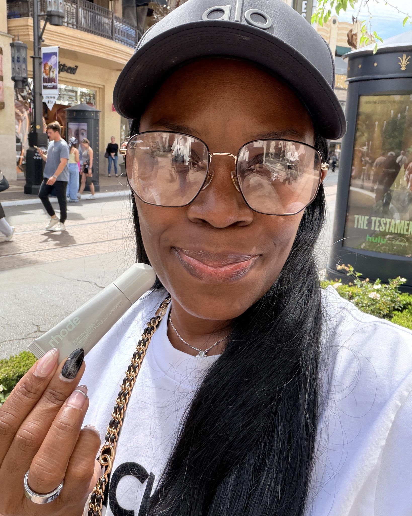 I think I found my newest lip gloss obsession #rhode #beauty

#LTKOver40 #LTKselfcare
