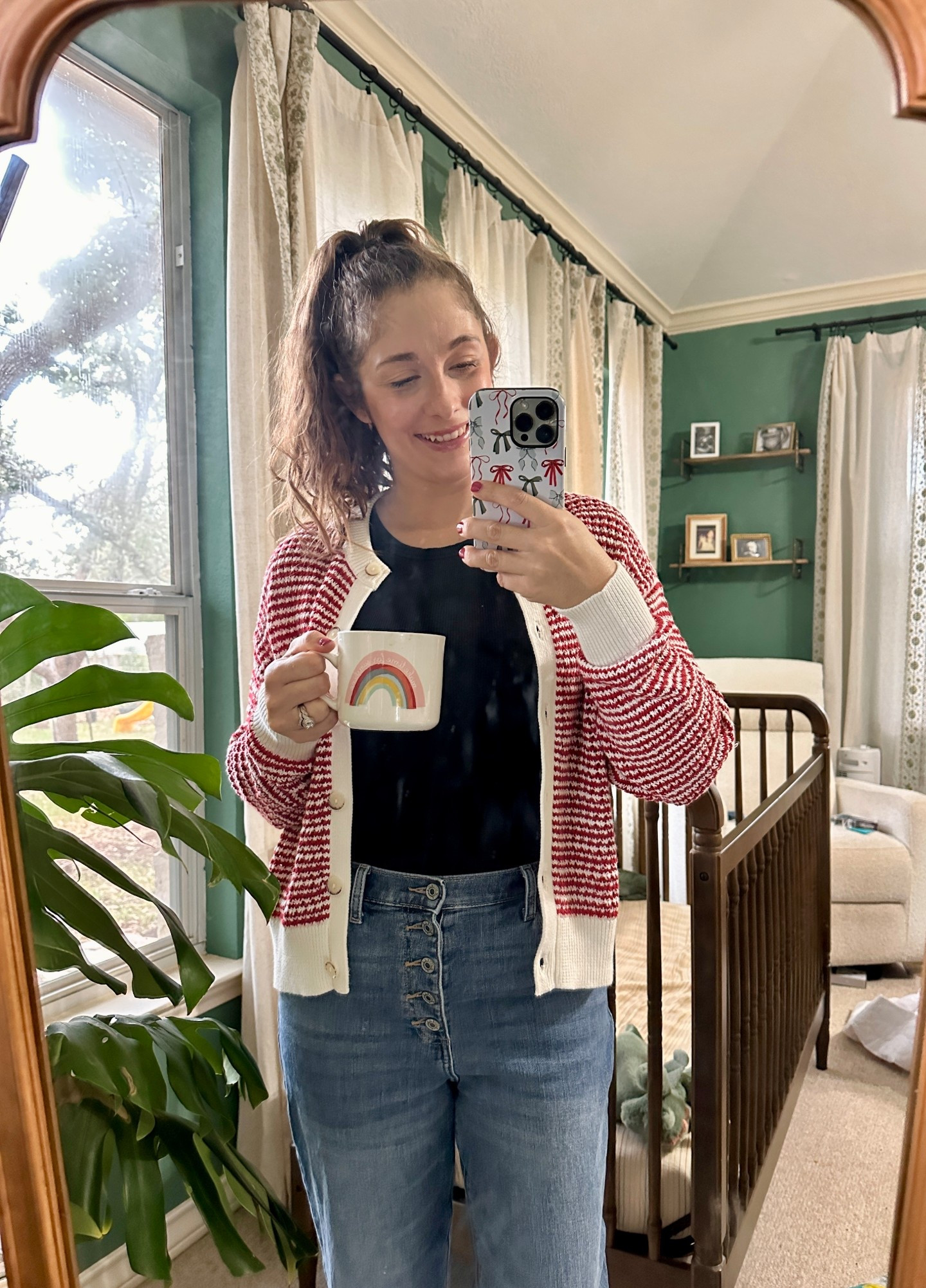 This little red + cream cardigan has my heart ❤️
Easy to throw on with jeans, comfy enough for everyday mom life, and still feels festive for Valentine’s Day. Perfect for school drop-off, coffee dates, or just feeling a little more put together at home.

Linked here 👇

Size: M 

#LTKootd #LTKFindsUnder50 #LTKmomlife