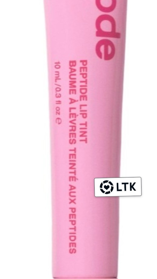 Rhode Lip Peptides in Strawberry Glaze has me 😘💋🍓