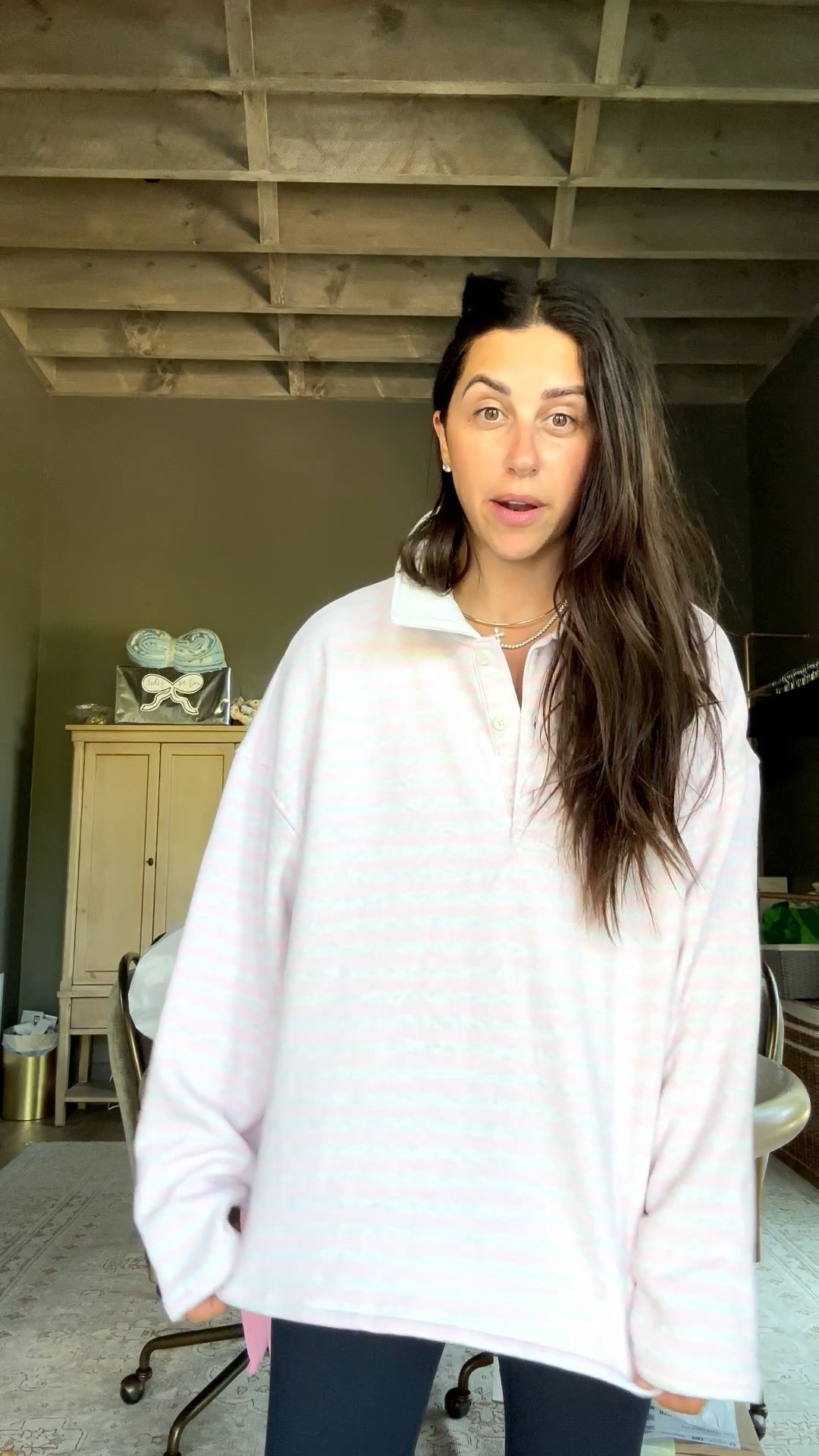 Love the lightweight pull overs for before a work out!! Especially this one with the buttons and collar!!

Size: large 

Dressupbuttercup.com #dressupbuttercup #dederaad

#LTKgrwm #LTKmomlife #LTKfitnessgoals