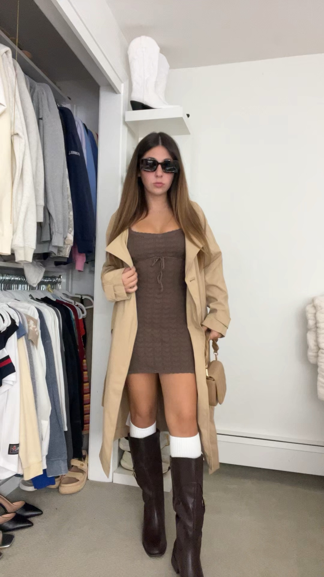 fall hollister outfit inspo trench coat boots 