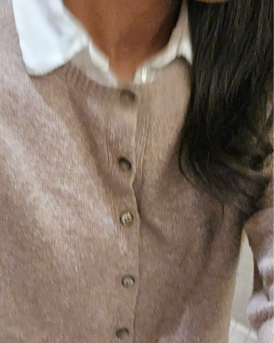 Work OOTD featuring a brown knot sweater from Old Navy and a collared shirt from H&M! Shop the look below ⬇️

#LTKootd #LTKWorkwear