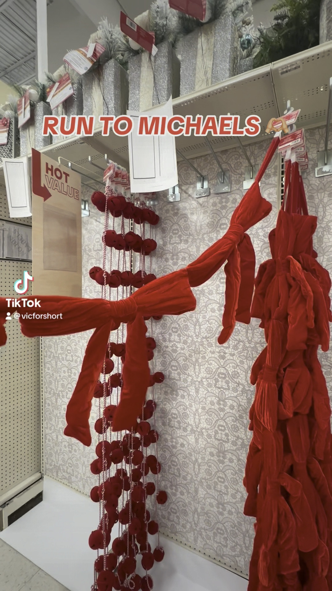 MICHAELS BOW GARLAND IN RED ♥️

Bow garland, Christmas decor, Michael’s, Christmas finds, Christmas garland, Christmas 2024


#LTKHome #LTKSeasonal