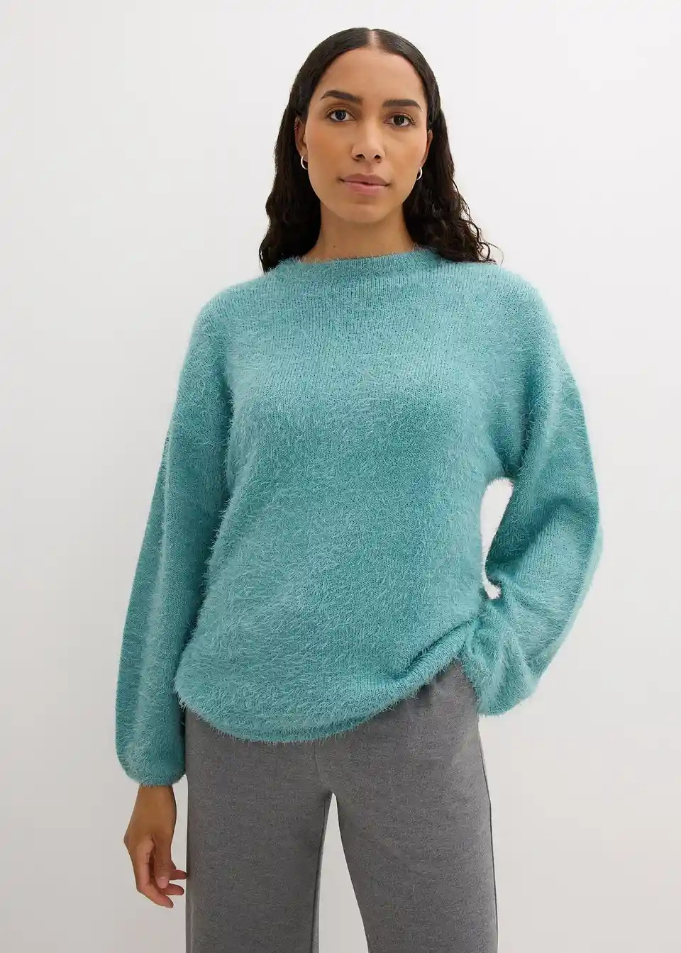 Pullover aus flauschigem Federgarn | Bonprix DE