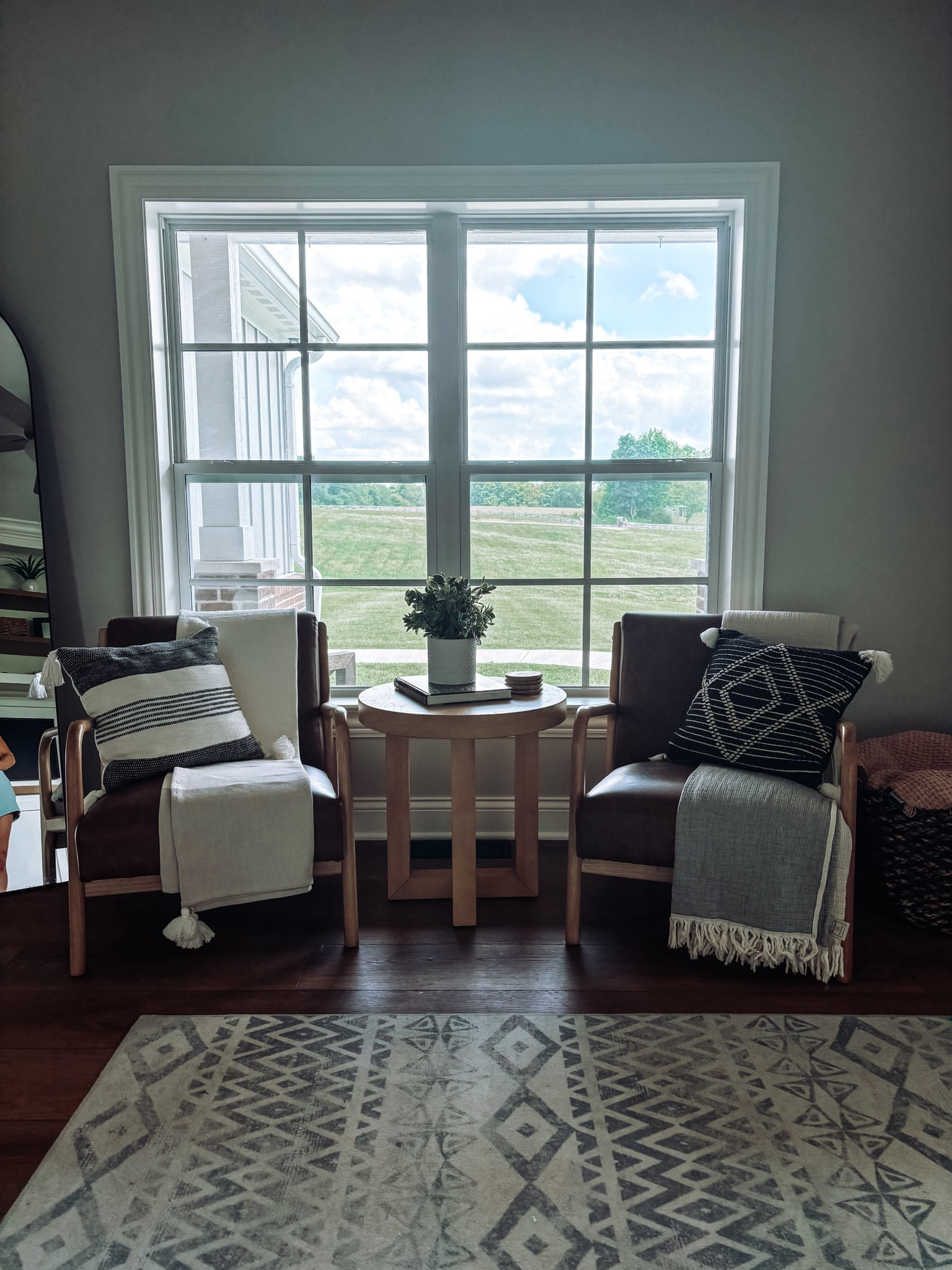 Building our home a little over a year ago, we are still filling certain spaces. This is one of my and my husband’s favorite places to sit. Threshold and Hearth & Hand have some beautiful pieces!!

#home #homedecorating #target #targethome

#LTKHome #LTKFindsUnder100