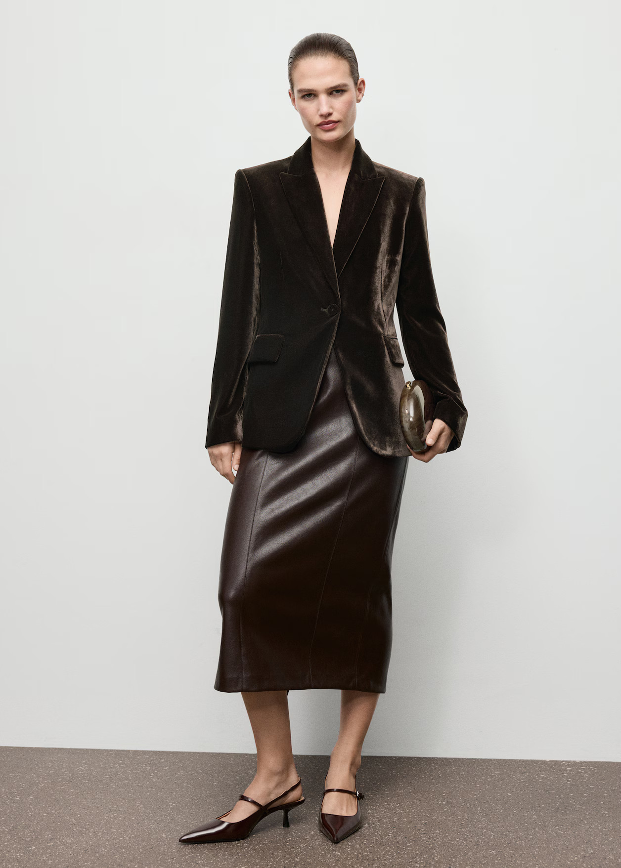 Structured velvet blazer - Women | MNG Australia | Mango (US/MX/AU)