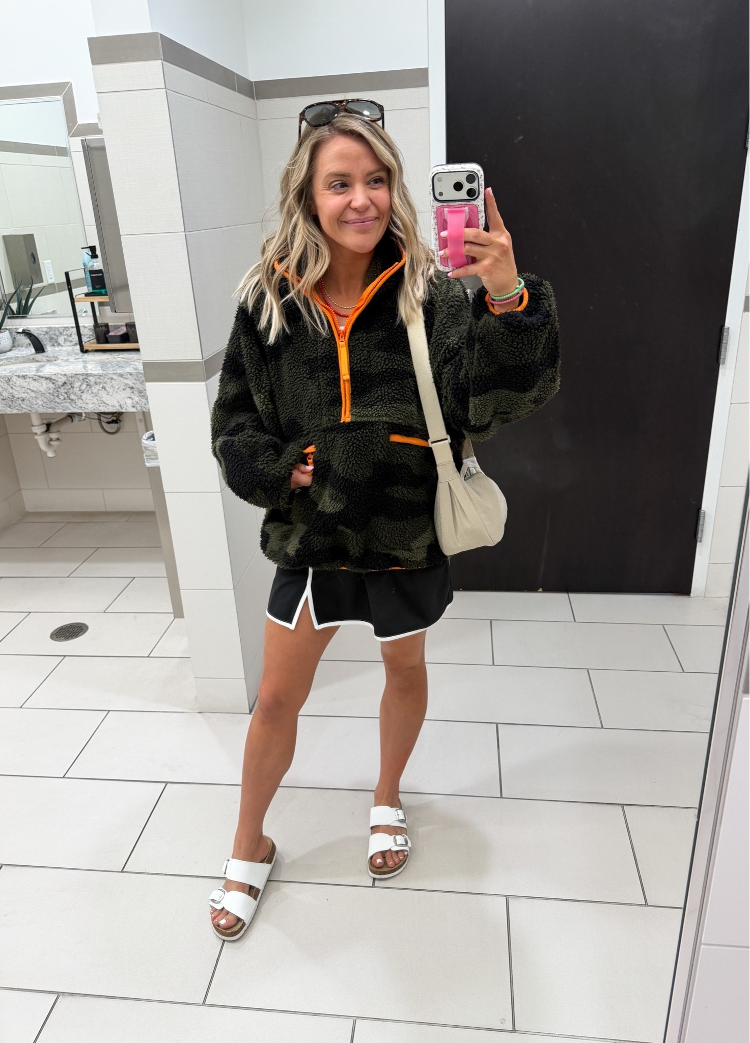 This nylon purse from Amazon is so cute and cheap but so versatile! $15 comes in tons of colors and holds a lot. Zips all the way closed 

Everyday purse / casual bag / crossbody

#LTKootd #LTKmomlife #LTKTravel