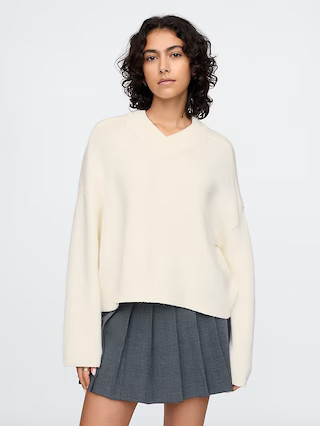CashSoft Cropped High V-Neck Sweater | Gap | Gap (US)