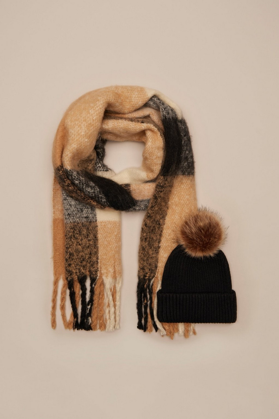 BEANIE AND SCARF BOXED SET | Lucky Brand