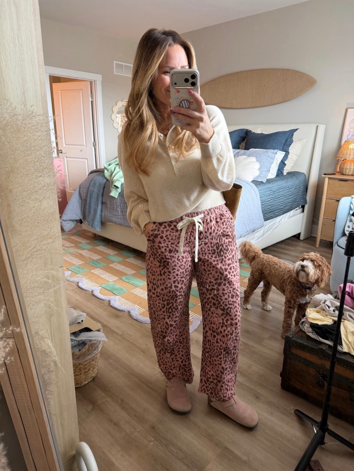 Proof that comfy doesn’t have to mean boring.
Leopard lounge pants but make it elevated. The softest sweater, the easiest clogs, and suddenly I look like I tried. ✨ Linked everything.




#LTKootd #LTKdayinmylife #LTKgrwm