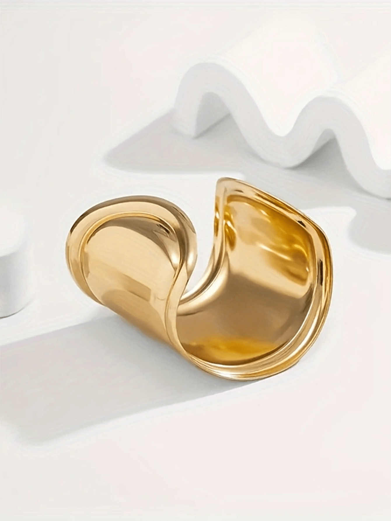 Personality Geometric Golden Corrugated Cuff Bracelet Alloy Hand Jewelry For Women Girls | SHEIN