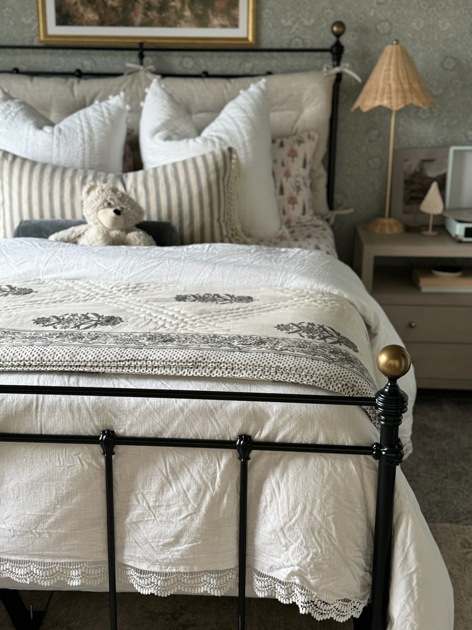 I’ve been so impressed with Hazel’s new bed!! The prettiest iron frame with stunning brass posts. The vintage feel is the best part!! 

#LTKStyleTip #LTKHome