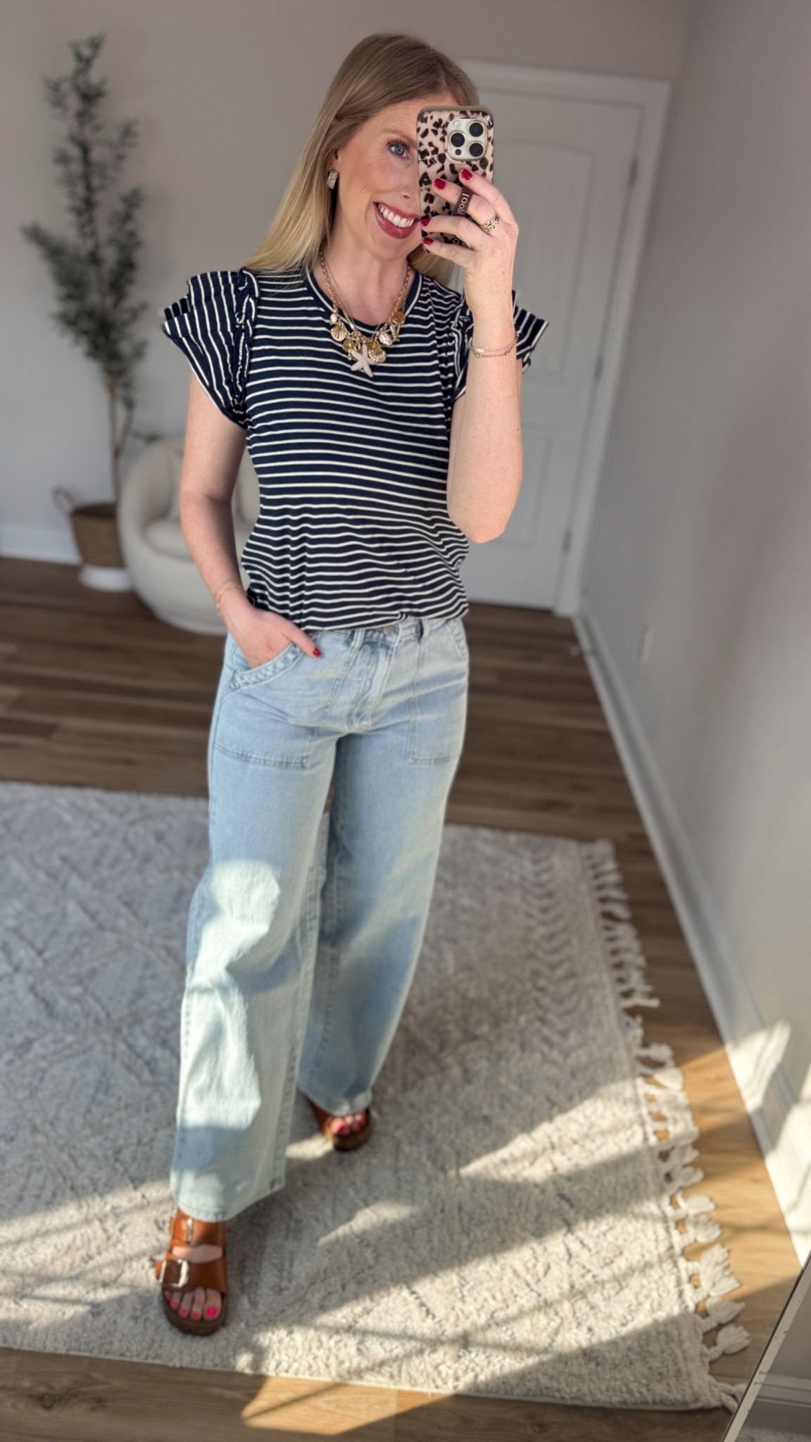 Walmart outfit, time and tru ruffle sleeve tee 

#LTKmomlife #LTKootd