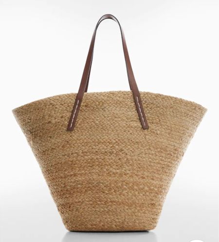 Beautiful large jute basket bag - perfect for summer holidays. 

#beachbag #jutebag #shopper #basketbag 

#LTKFind #LTKeurope #LTKtravel