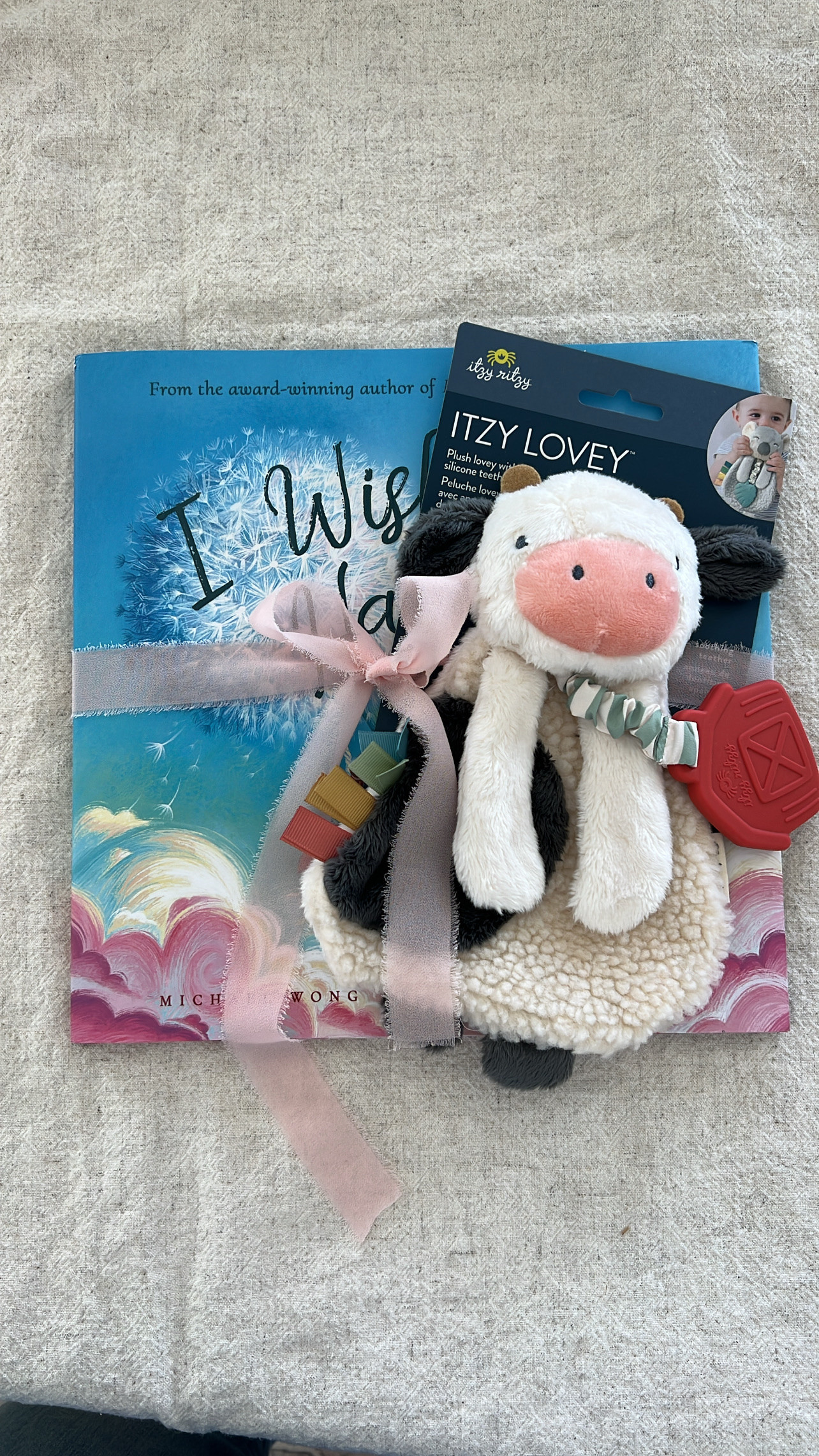 Such a fun and simple way to wrap a small gift for a baby shower, gender reveal, or a holiday gift!

Children’s gifts, Kids gifts, Baby finds, Baby shower gifts, Gender reveal gifts, Gift ideas 

#LTKKids #LTKBaby #LTKFamily