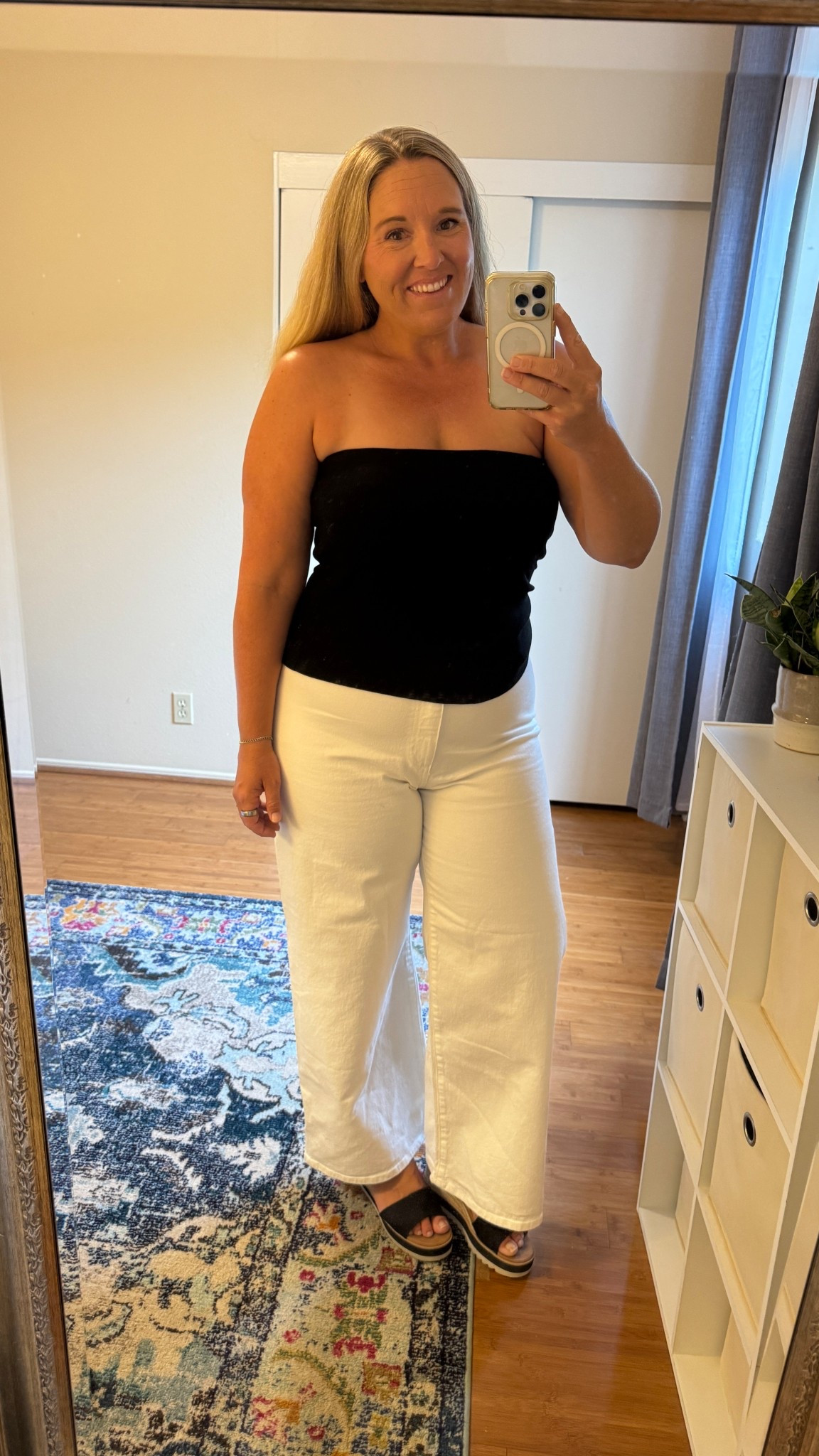 these viral target jeans are the best 😍 

#LTKMidsize #LTKSeasonal