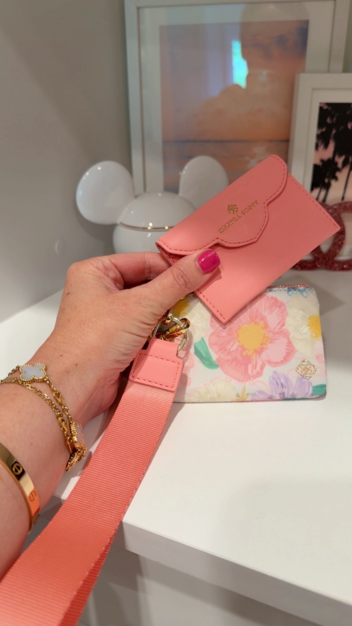 Kendra Scott Floral
Dual Wallet Keychain
- Pink/White


#LTKootd #LTKdayinmylife