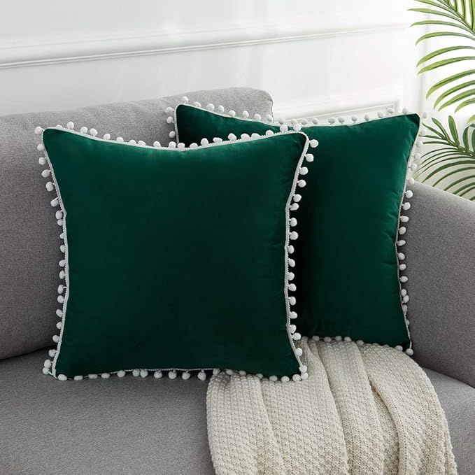 WLNUI Christmas Forest Green Pillow Covers 18x18 Inch Set of 2 Soft Velvet Throw Pillow Covers Sq... | Amazon (US)