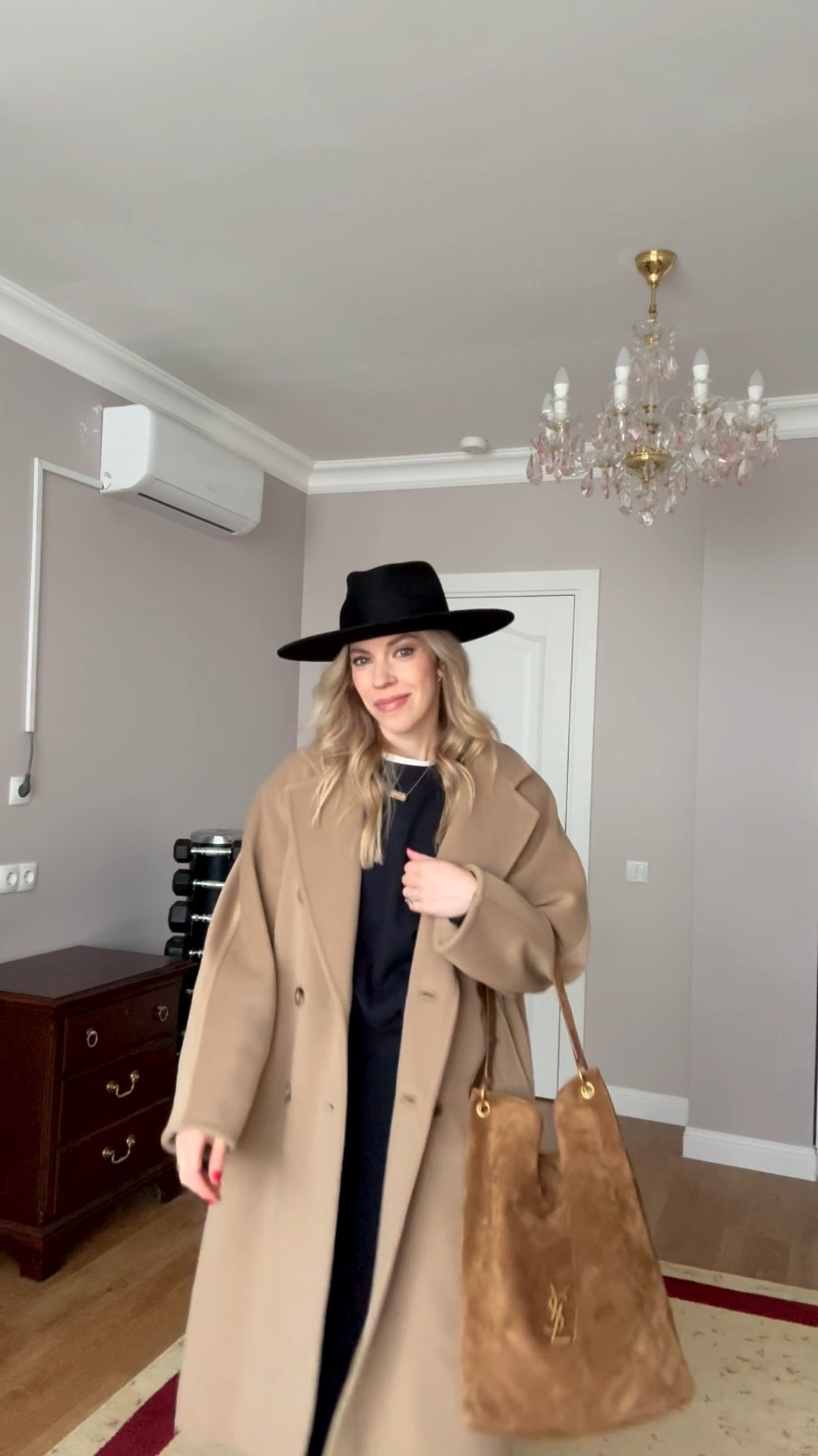 Travel look of the day, airport outfit, camel coat, @Zara navy wide leg jogger sweatsuit, @Janessa Leone black wool fedora, suede YSL bucket bag

#LTKootd #LTKTravel #LTKdayinmylife