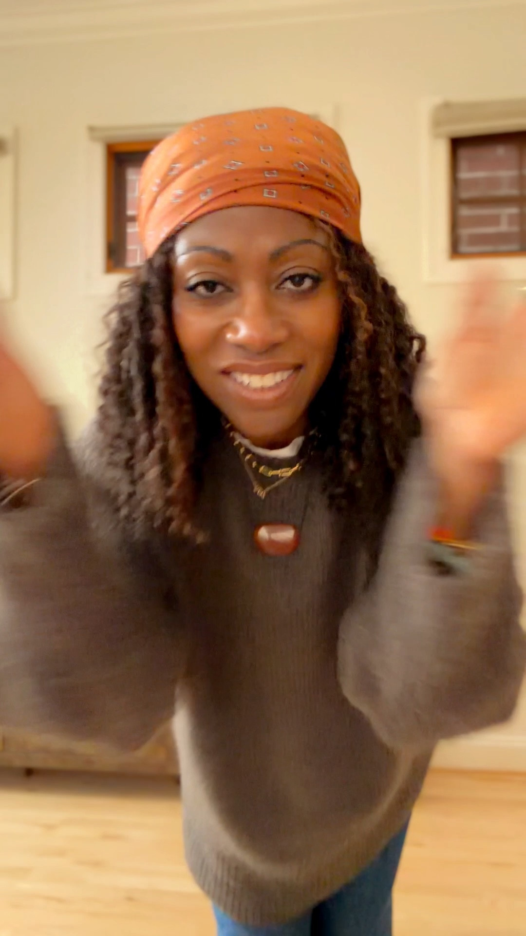 Charcoal oversized sweater + wide-leg denim + suede clogs — this is my “I tried and also didn’t try” formula and it works every single time. The scarf is pulling double duty (hair + color) and these layered gold necklaces are the one thing that makes it look like I planned it.
Everything linked — including the puma sneakers because I get asked about them constantly. Sizing notes included. Save this one for the next time spring doesn’t show up when it said it would. 😂


#LTKSeasonal #LTKootd #LTKOver40