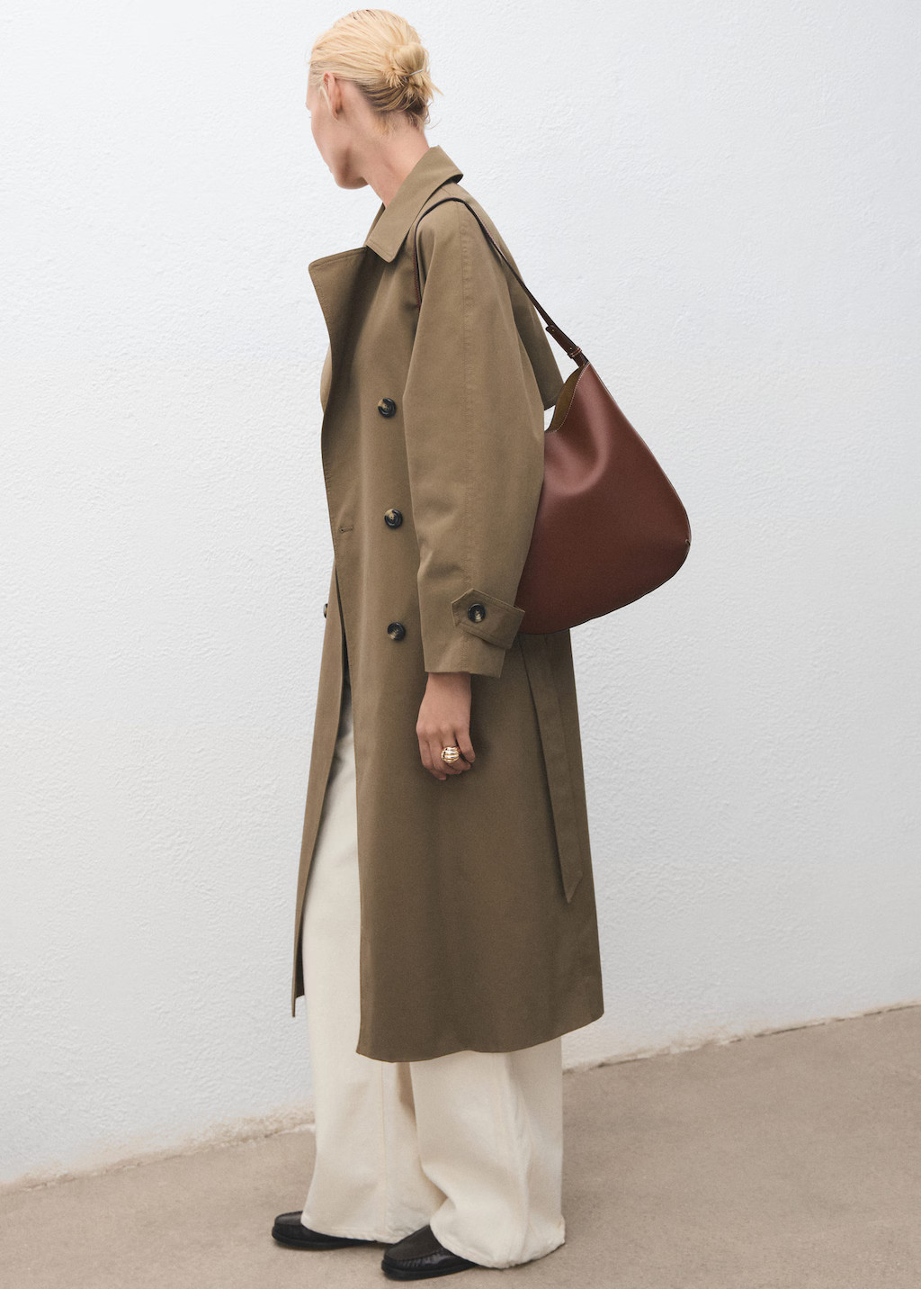 Large oval shoulder bag leather - Woman - One size - MANGO | Mango (US/MX/AU)