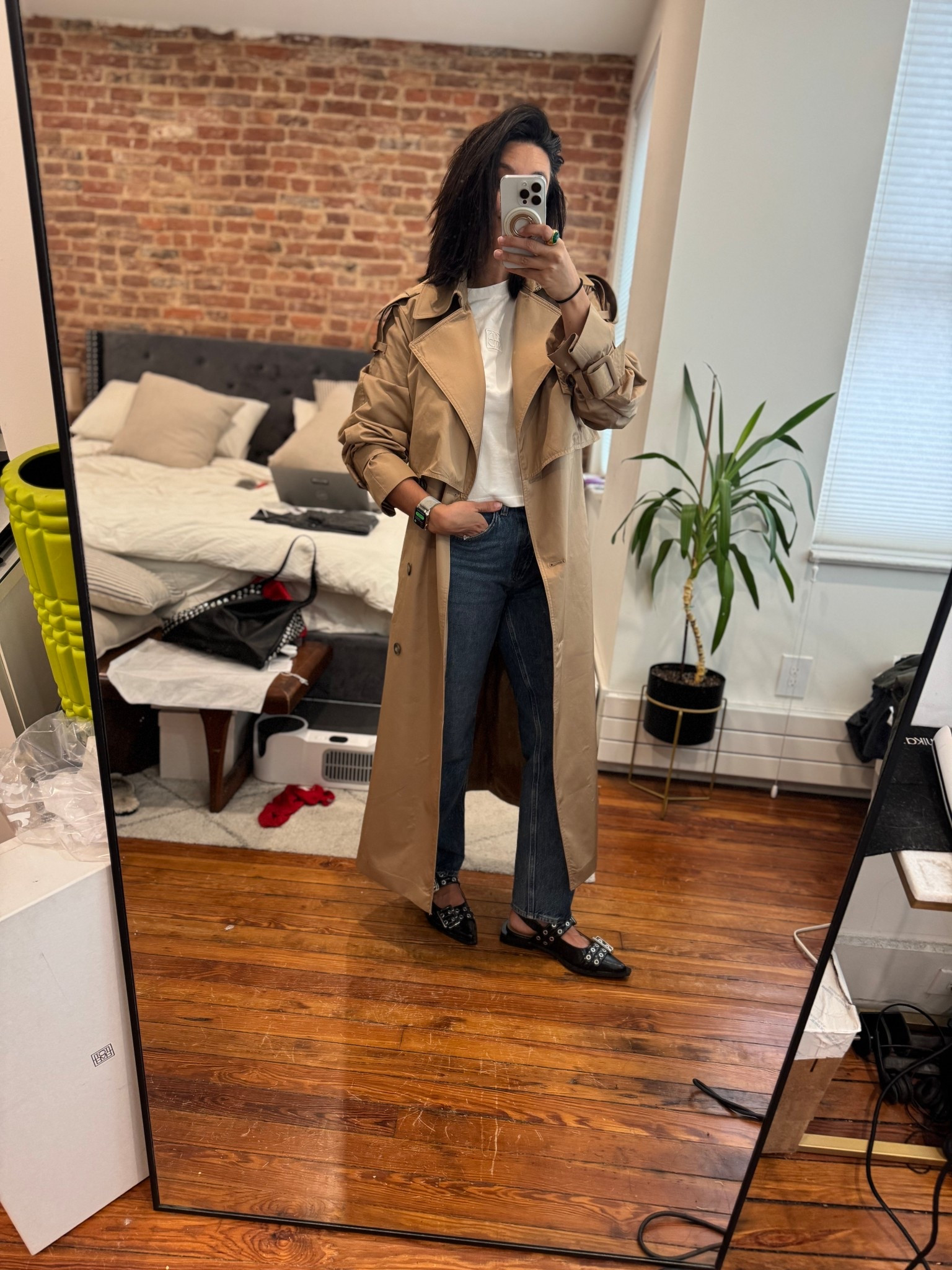 Spring uniform
S in jacket
S in tshirt
27 in denim 
Sandals run tts 