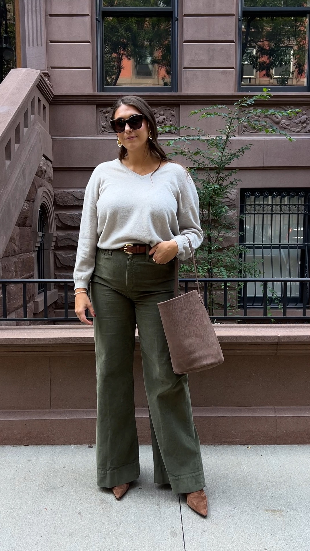 J. Crew fall outfit idea 


Midsize fall outfit | corduroy pants / cashmere sweater 


#LTKStyleTip #LTKVideo #LTKMidsize