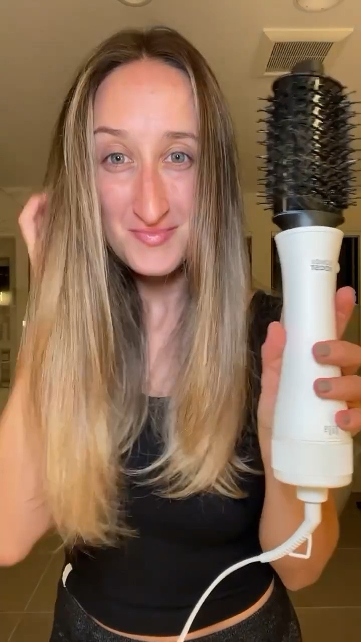 Bondiboost blowout brush 🤍

#LTKbeauty #LTKGiftGuide #LTKstyletip