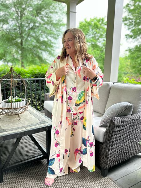 Beautiful satin pajamas. Feel beautiful! This is Somas artist collaboration. I’m wearing an XL in all. The large would work too. I just sized up for very loose fit. 

Treat yourself! 

Soma satin pajamas 



#LTKMidsize #LTKOver40 #LTKSeasonal