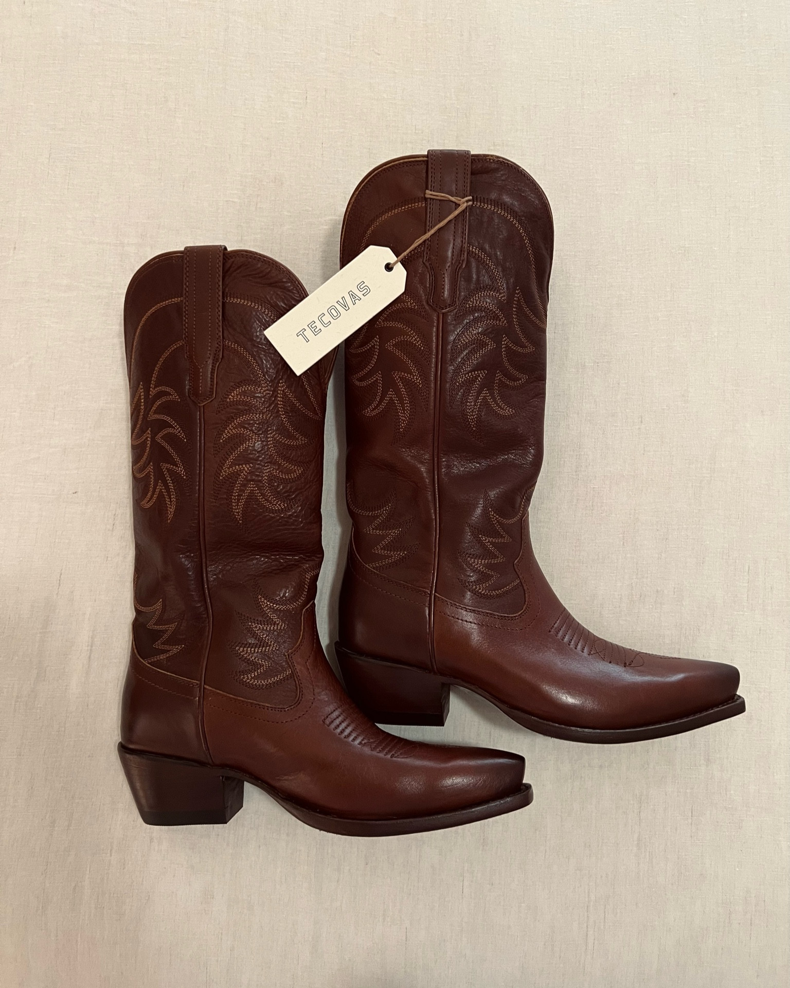 I just got new boots from Tecovas to wear to the Zach Bryan concert next month and I’m obsessed! 

concert outfit | country concert | cowgirl boots | boho fashion | western outfit | fall boots | morgan wallen | taylor swift | music festival | nashville | cowboy boots | coastal cowgirl

#LTKU #LTKSeasonal #LTKshoecrush